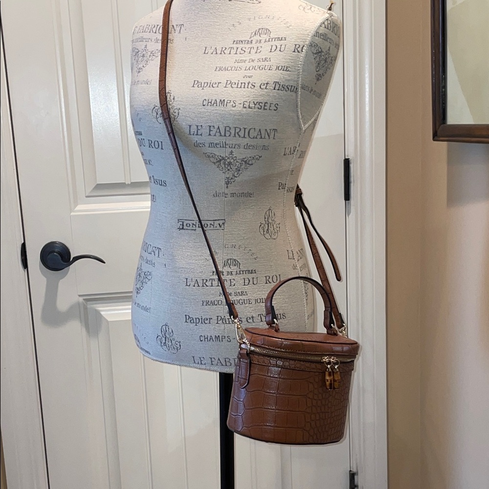 Brown faux-Croc-Embossed Crossbody Binocular Bucket Canteen Messenger Bag